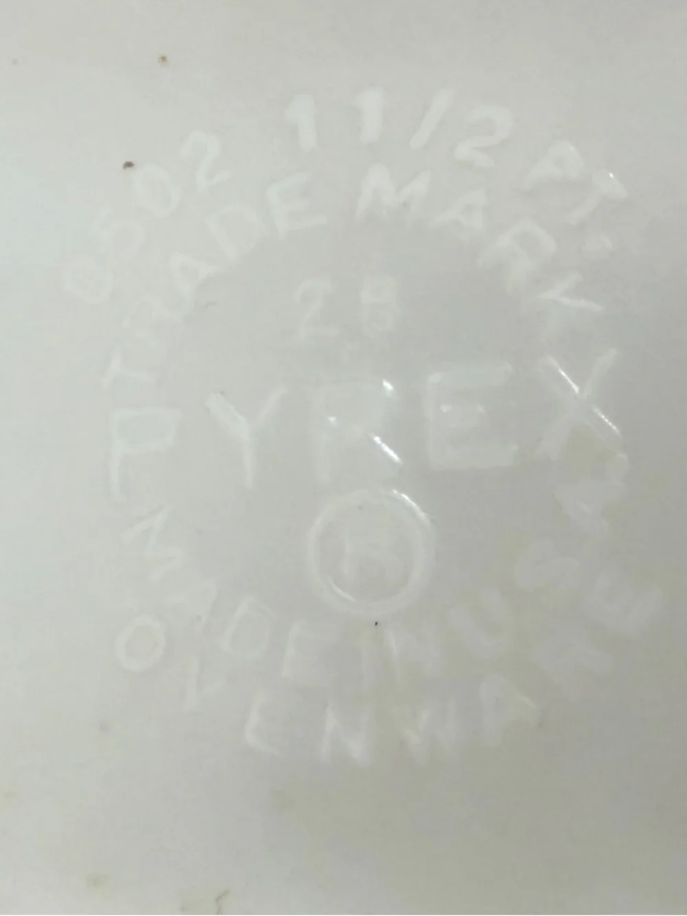 Vintage Pyrex Butterfly Gold Refrigerator Dish Without Lid 1.5 pint size 0502